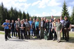 Wie sich die Wälder ohne menschliche Eingriffe entwickeln, konnten die Mitglieder des Umweltausschusses bei einer Wanderung rund um Siebensteinkopf und Reschbachklause sehen. (Foto: Nationalpark Bayerischer Wald)